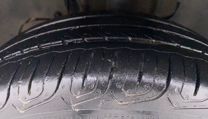 2017 Tata Tiago XZA 1.2 REVOTRON, Petrol, Automatic, 73,416 km, Left Front Tyre Tread