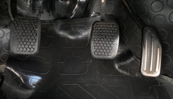 2014 Maruti Alto K10 VXI, Petrol, Manual, 75,907 km, Pedals