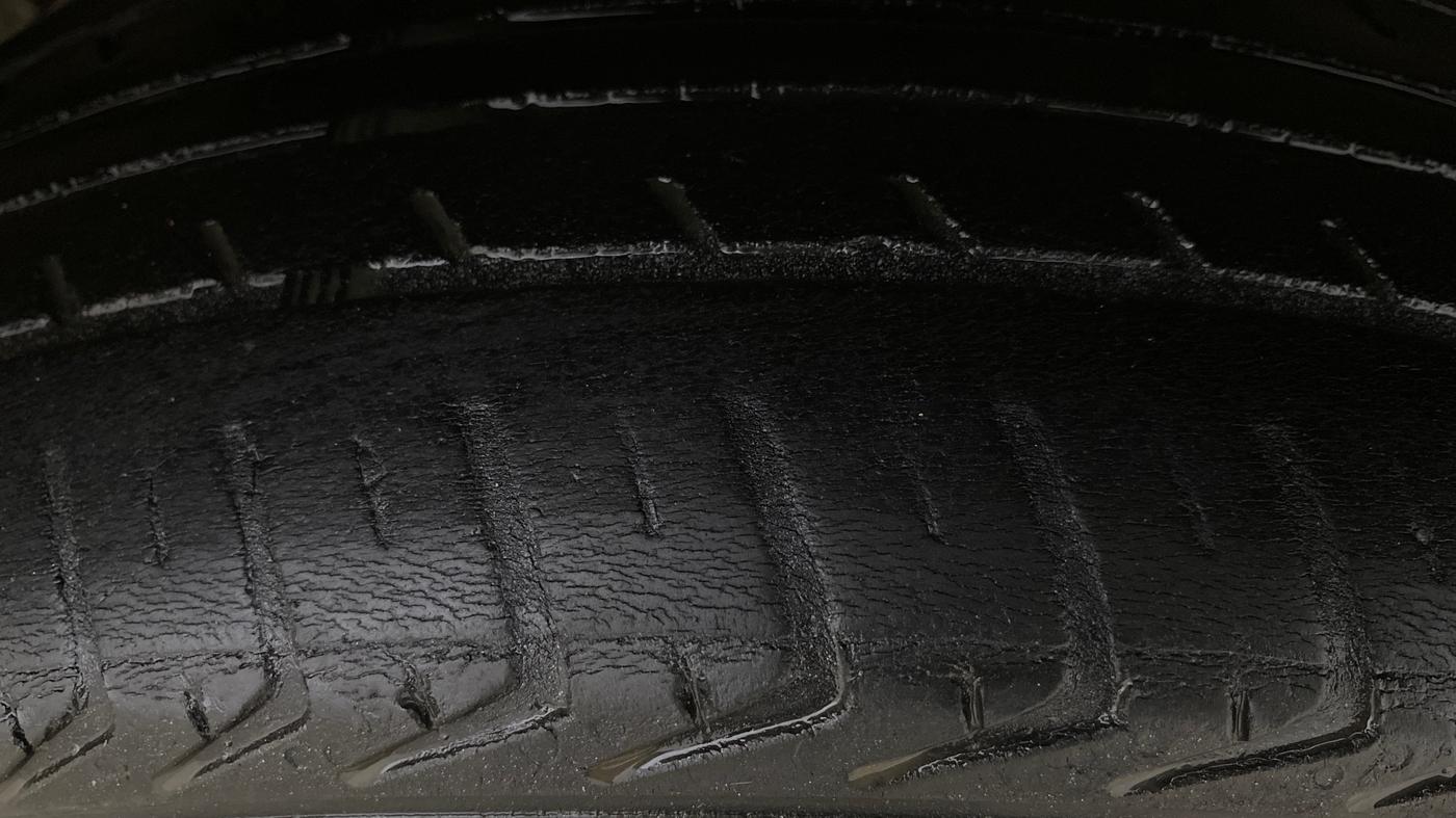 2014 Maruti Alto K10 VXI, Petrol, Manual, 75,907 km, Left Rear Tyre Tread