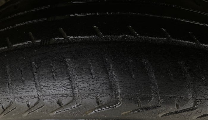 2014 Maruti Alto K10 VXI, Petrol, Manual, 75,907 km, Left Rear Tyre Tread