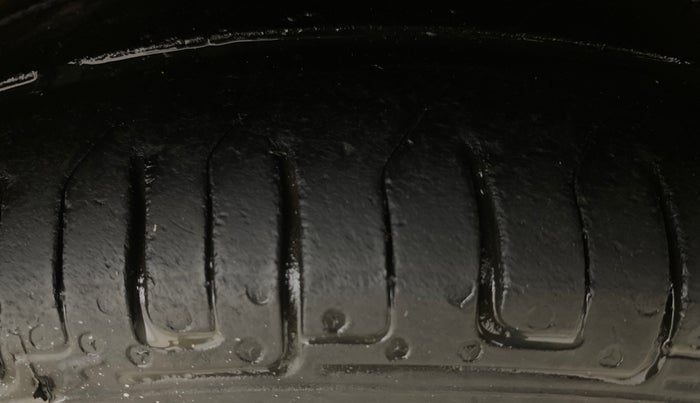 2014 Maruti Alto K10 VXI, Petrol, Manual, 75,907 km, Right Front Tyre Tread