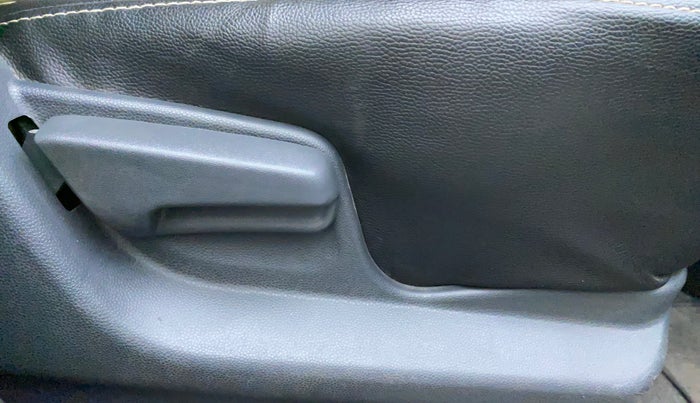 2013 Maruti Ritz VXI, Petrol, Manual, 26,985 km, Driver Side Adjustment Panel