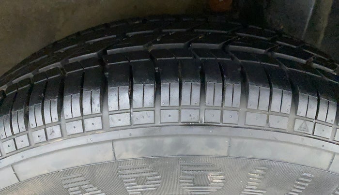 2013 Maruti Ritz VXI, Petrol, Manual, 26,985 km, Left Rear Tyre Tread