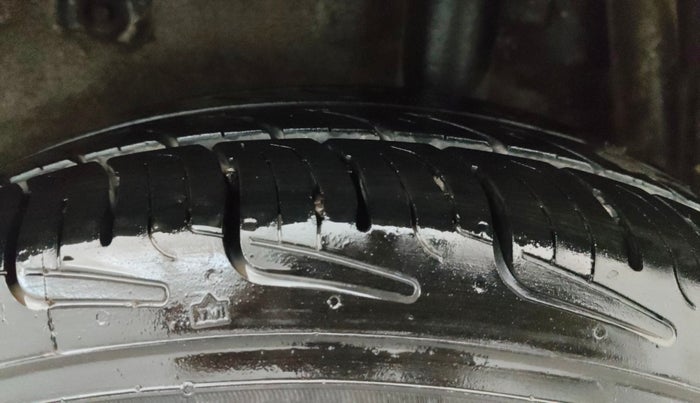 2017 Maruti Celerio VXI CNG, CNG, Manual, 86,031 km, Left Rear Tyre Tread