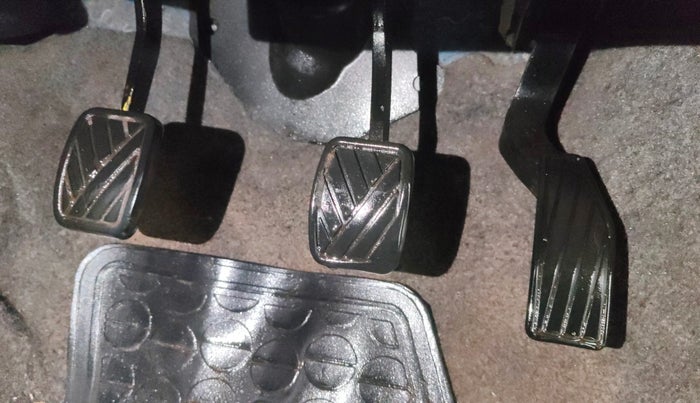 2017 Maruti Celerio VXI CNG, CNG, Manual, 86,031 km, Pedals