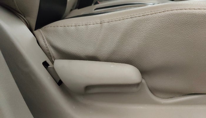 2017 Maruti Celerio VXI CNG, CNG, Manual, 86,031 km, Driver Side Adjustment Panel