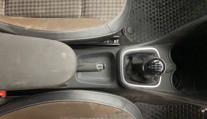 2018 Volkswagen Polo HIGHLINE PLUS 1.2(16 ALLOY, Petrol, Manual, 60,603 km, Gear Lever