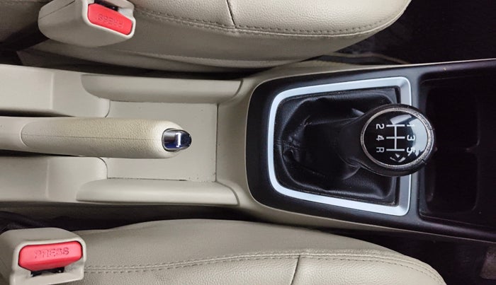2018 Maruti Dzire ZXI, Petrol, Manual, 1,20,493 km, Gear Lever