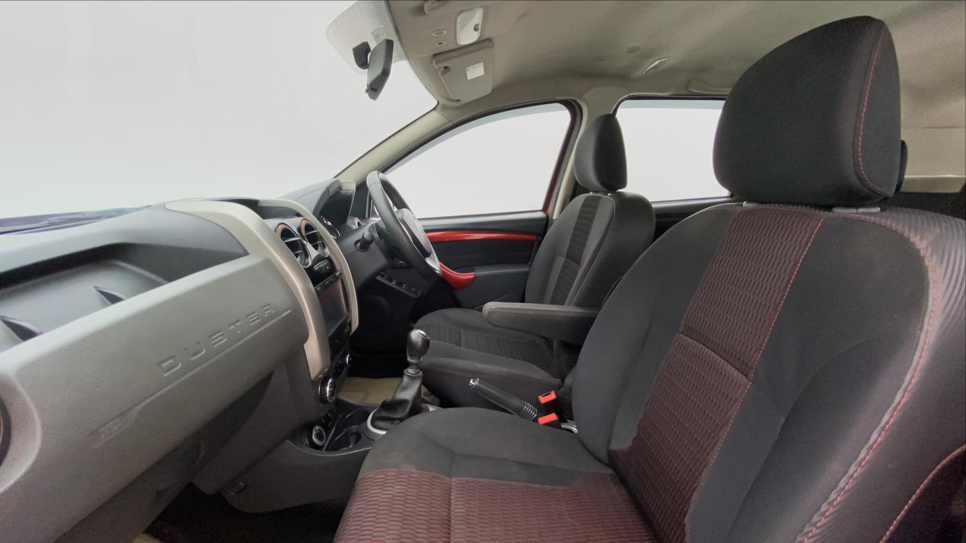 2016 Renault Duster RXZ 110 4WD, Diesel, Manual, 56,280 km, Right Side Front Door Cabin