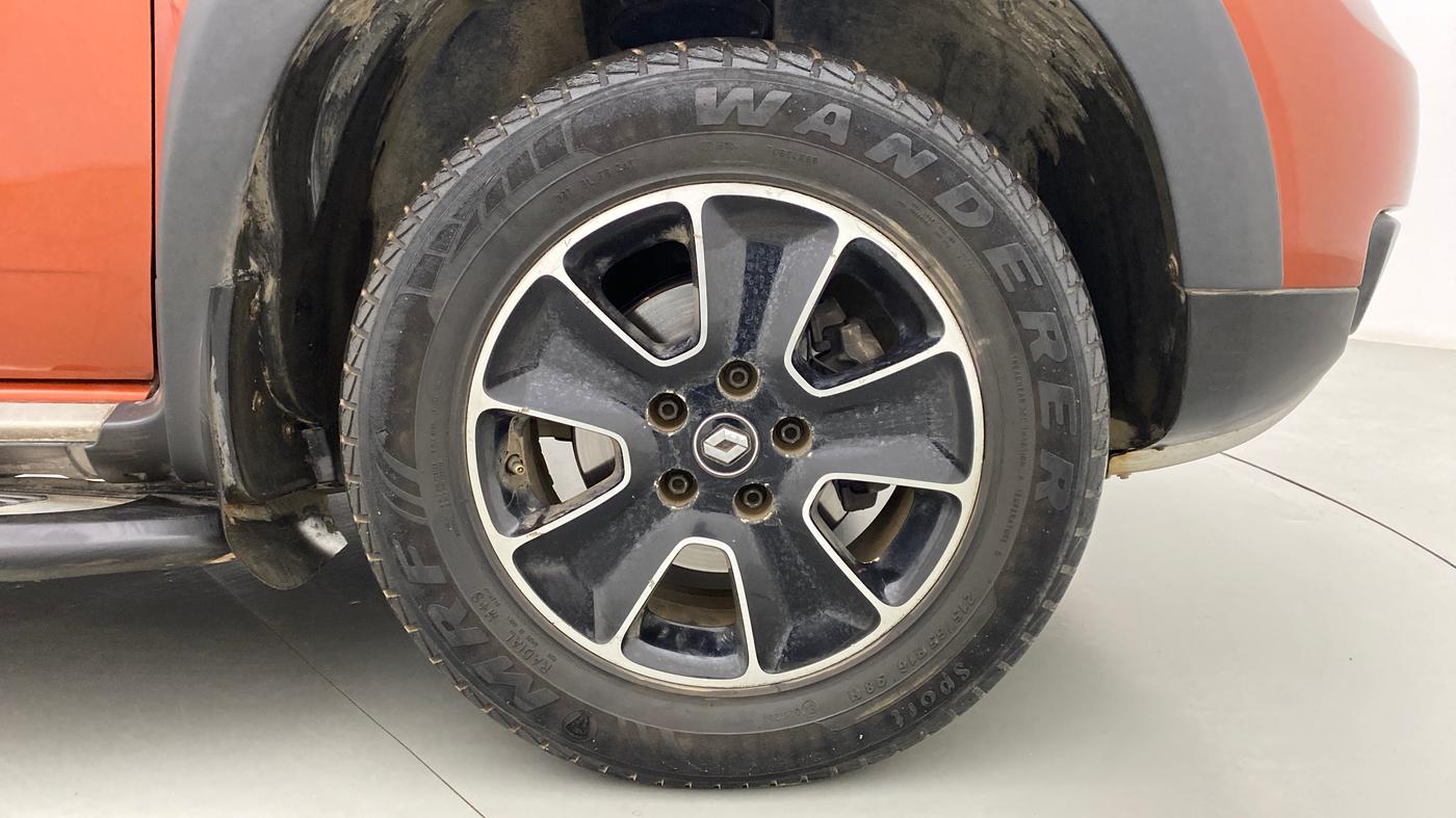 2016 Renault Duster RXZ 110 4WD, Diesel, Manual, 56,280 km, Right Front Wheel