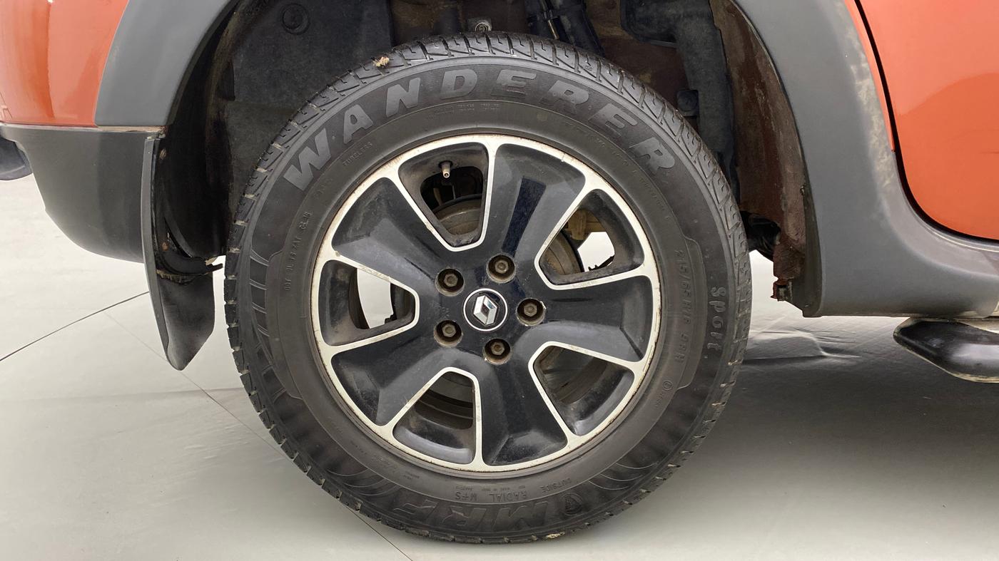 2016 Renault Duster RXZ 110 4WD, Diesel, Manual, 56,280 km, Right Rear Wheel