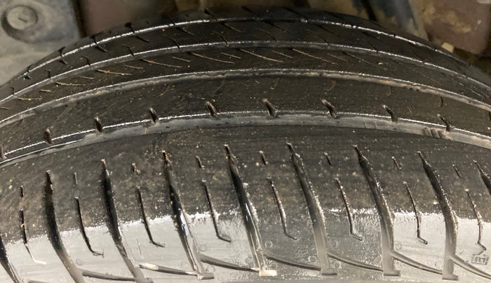 2016 Renault Duster RXZ 110 4WD, Diesel, Manual, 56,280 km, Right Rear Tyre Tread