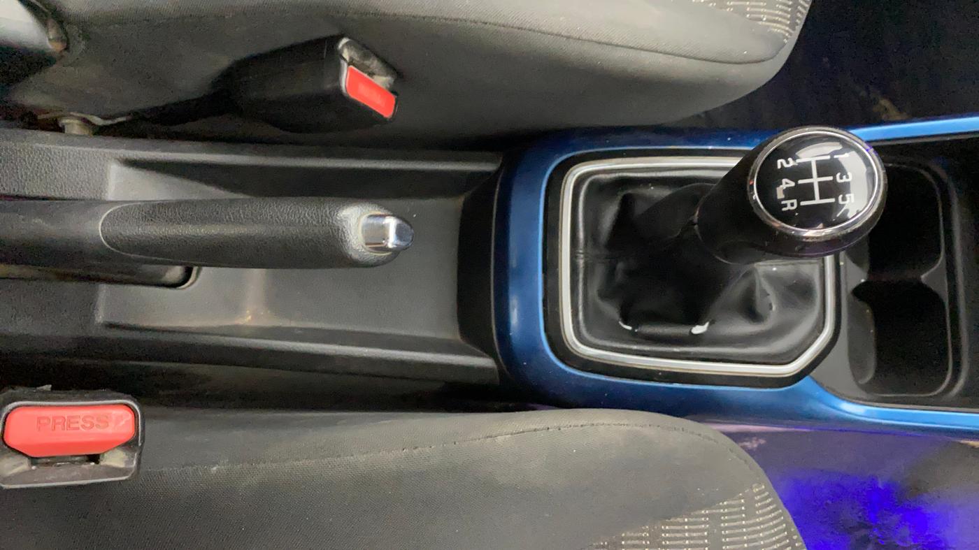 2018 Maruti IGNIS DELTA 1.2, Petrol, Manual, 1,33,362 km, Gear Lever