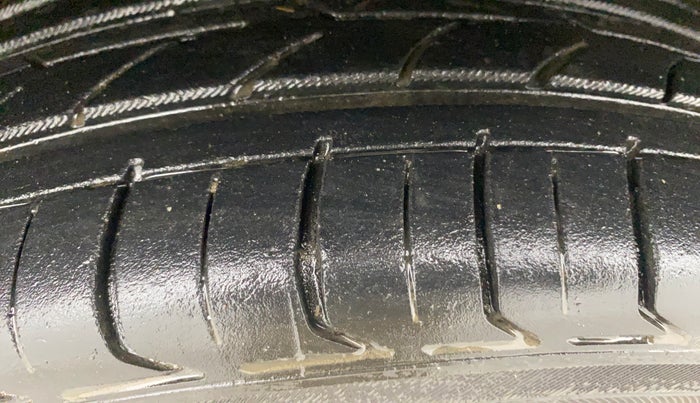 2018 Maruti Baleno ZETA PETROL 1.2, Petrol, Manual, 65,536 km, Left Front Tyre Tread