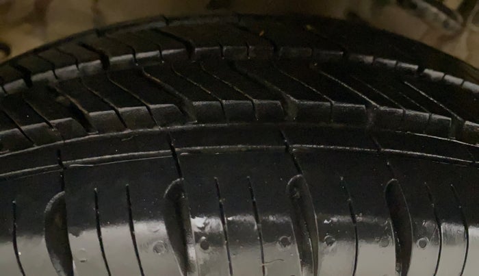 2018 Maruti Alto 800 LXI, Petrol, Manual, 48,800 km, Left Front Tyre Tread