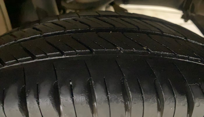 2018 Maruti Alto 800 LXI, Petrol, Manual, 48,800 km, Left Rear Tyre Tread