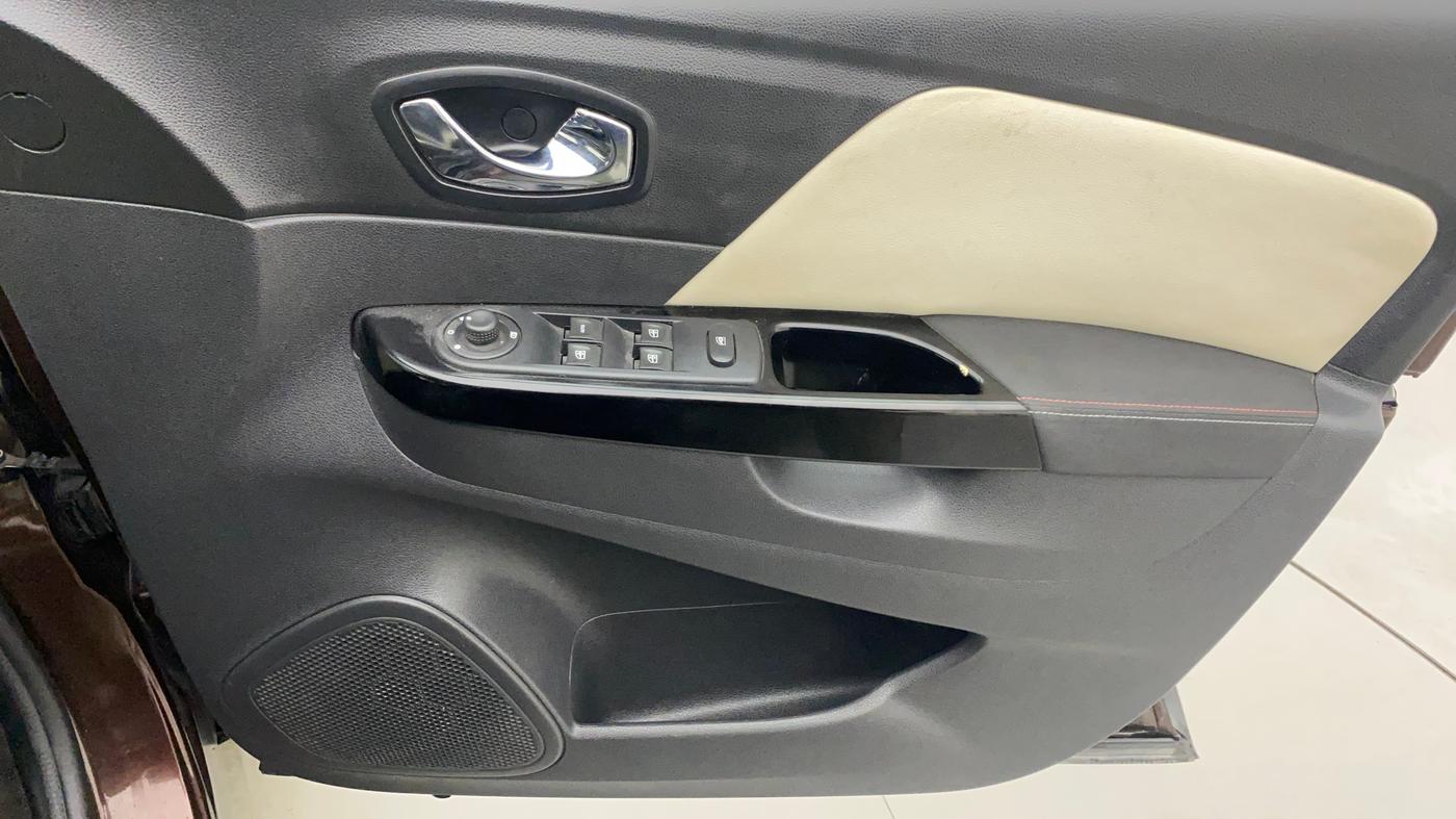 2018 Renault Captur RXT PETROL, Petrol, Manual, 35,829 km, Driver Side Door Panels Control