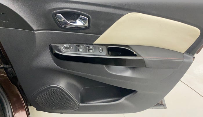 2018 Renault Captur RXT PETROL, Petrol, Manual, 35,829 km, Driver Side Door Panels Control