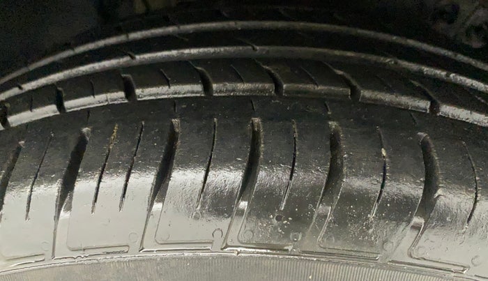 2018 Renault Captur RXT PETROL, Petrol, Manual, 35,829 km, Right Front Tyre Tread