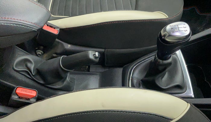 2018 Renault Captur RXT PETROL, Petrol, Manual, 35,829 km, Gear Lever