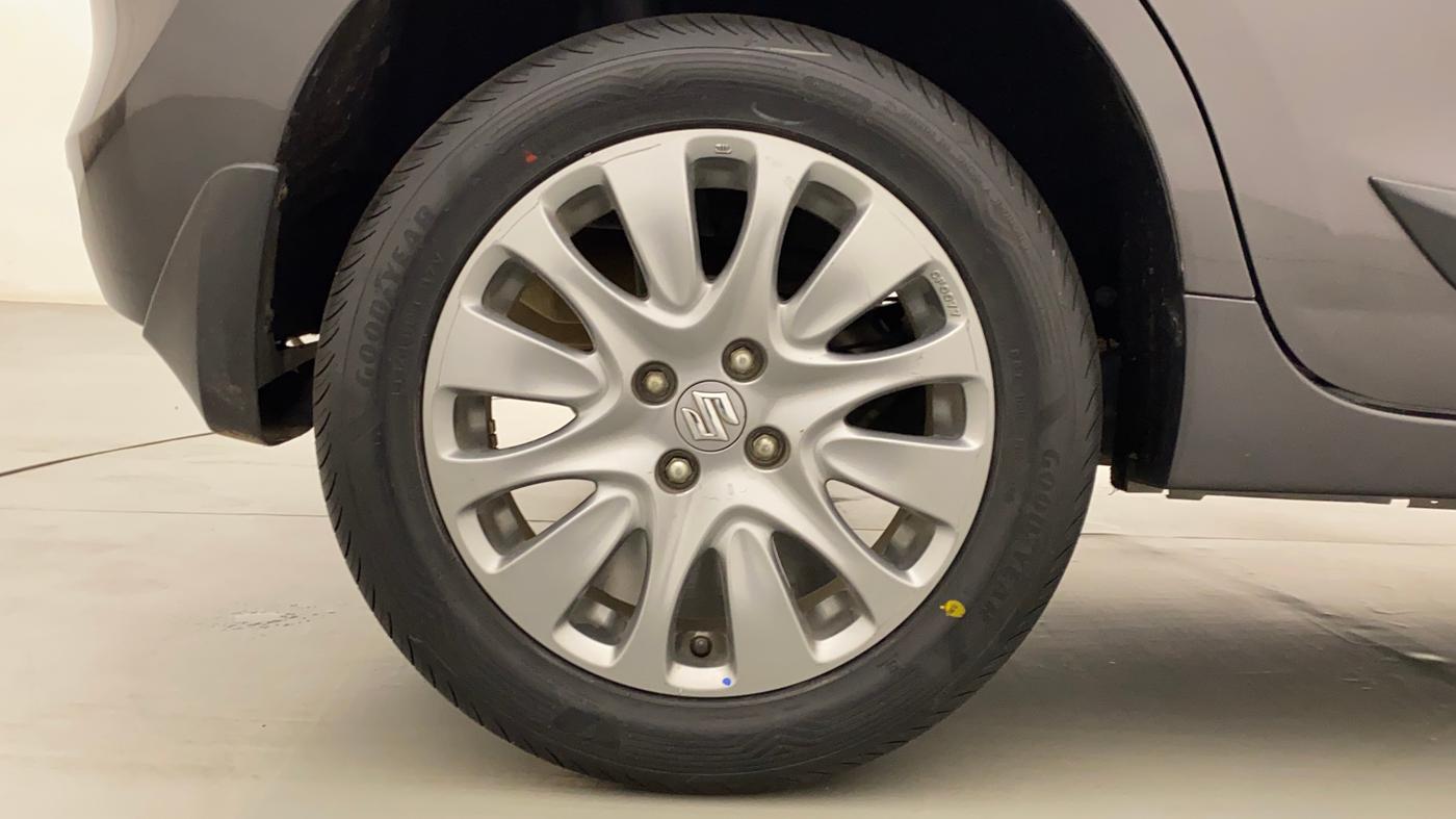 2017 Maruti Baleno ZETA PETROL 1.2, Petrol, Manual, 75,431 km, Right Rear Wheel