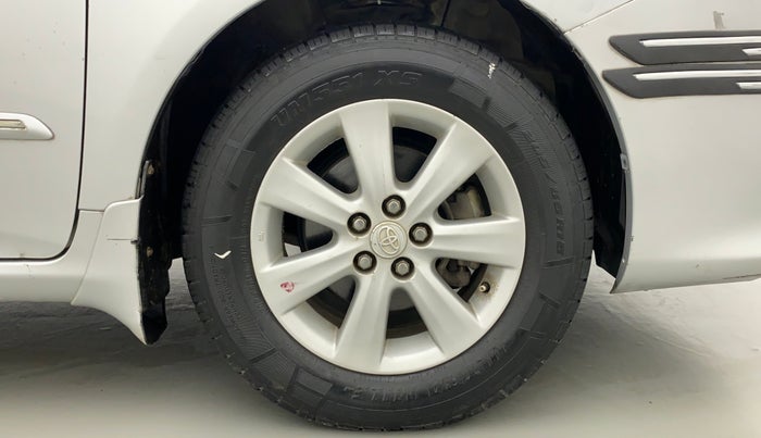 2010 Toyota Corolla Altis G PETROL, Petrol, Manual, 70,184 km, Right Front Wheel