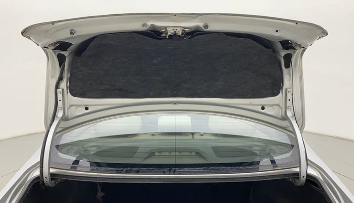2010 Toyota Corolla Altis G PETROL, Petrol, Manual, 70,184 km, Boot Door Open
