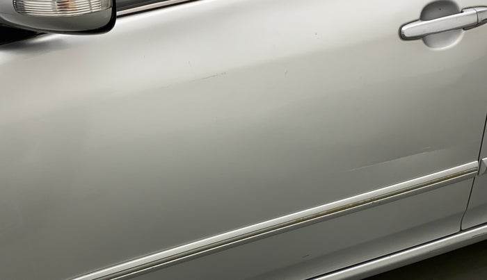 2010 Toyota Corolla Altis G PETROL, Petrol, Manual, 70,184 km, Front passenger door - Minor scratches