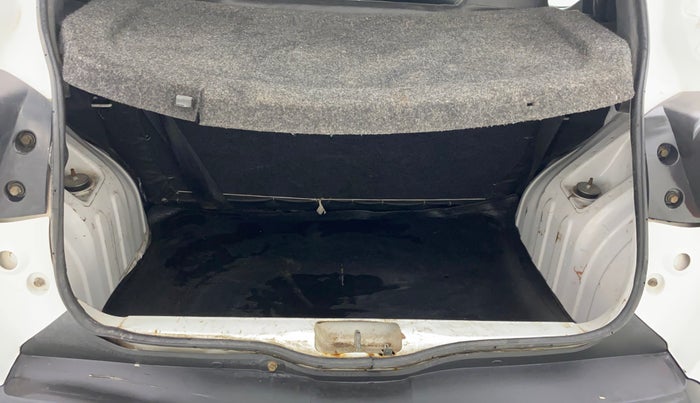 2017 Renault Kwid 1.0 RXT 02 Anniversary Edition, Petrol, Manual, 37,810 km, Boot Inside