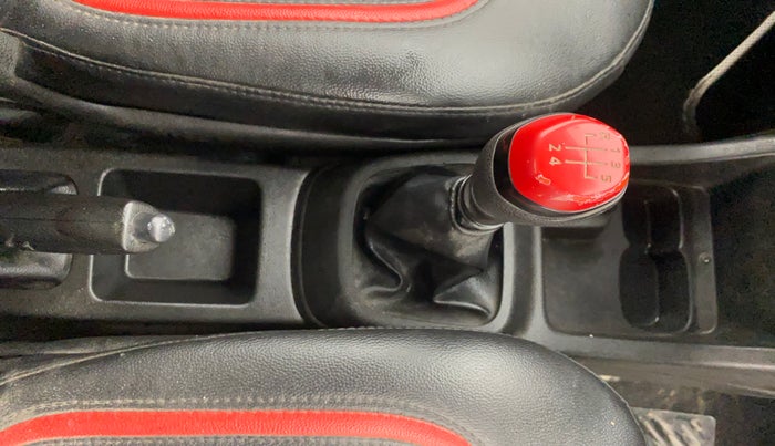 2017 Renault Kwid 1.0 RXT 02 Anniversary Edition, Petrol, Manual, 37,810 km, Gear Lever