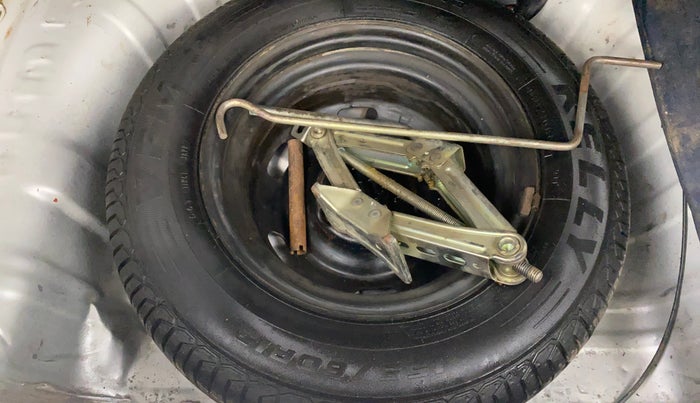 2017 Renault Kwid 1.0 RXT 02 Anniversary Edition, Petrol, Manual, 37,810 km, Spare Tyre