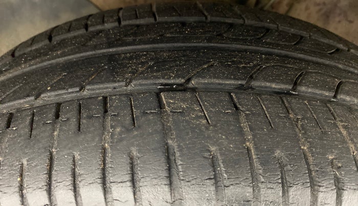 2017 Hyundai Elite i20 ASTA 1.2, Petrol, Manual, 24,376 km, Left Front Tyre Tread