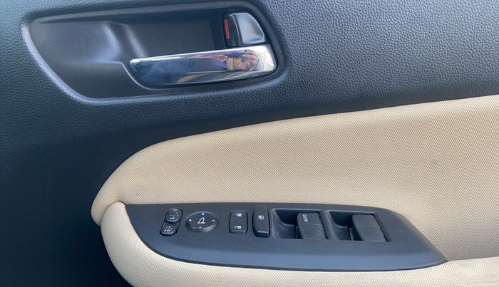 2022 Honda City 1.5L I-VTEC V MT 5TH GEN, Petrol, Manual, 55,466 km, Driver Side Door Panels Control