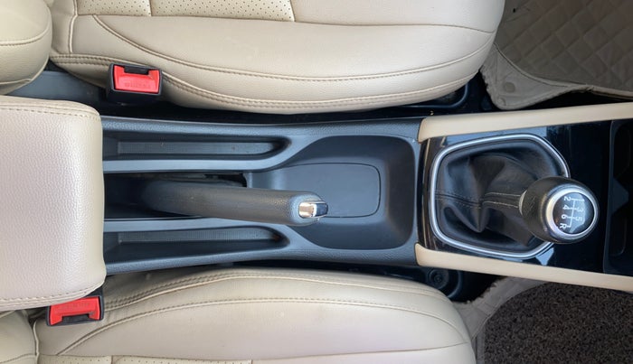 2022 Honda City 1.5L I-VTEC V MT 5TH GEN, Petrol, Manual, 55,466 km, Gear Lever