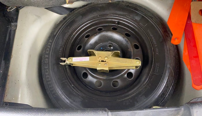 2014 Maruti Swift VXI, Petrol, Manual, 91,395 km, Spare Tyre