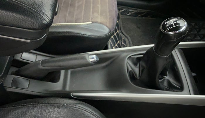 2017 Maruti Baleno DELTA PETROL 1.2, Petrol, Manual, 71,575 km, Gear Lever