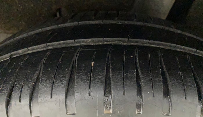 2017 Maruti Baleno DELTA PETROL 1.2, Petrol, Manual, 71,575 km, Left Rear Tyre Tread