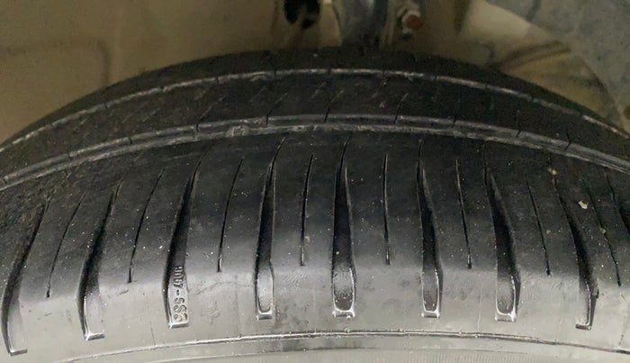 2017 Maruti Baleno DELTA PETROL 1.2, Petrol, Manual, 71,575 km, Right Front Tyre Tread