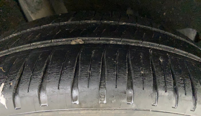 2017 Maruti Baleno DELTA PETROL 1.2, Petrol, Manual, 71,575 km, Right Rear Tyre Tread