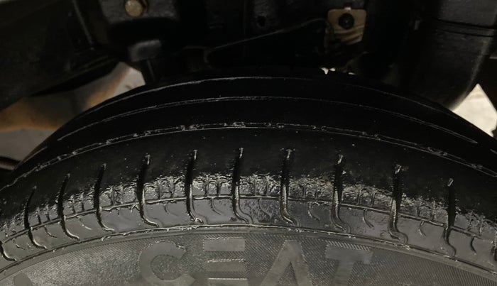 2015 Hyundai Eon ERA +, Petrol, Manual, 73,684 km, Left Rear Tyre Tread