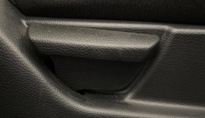 2015 Hyundai Eon ERA +, Petrol, Manual, 73,684 km, Driver Side Adjustment Panel