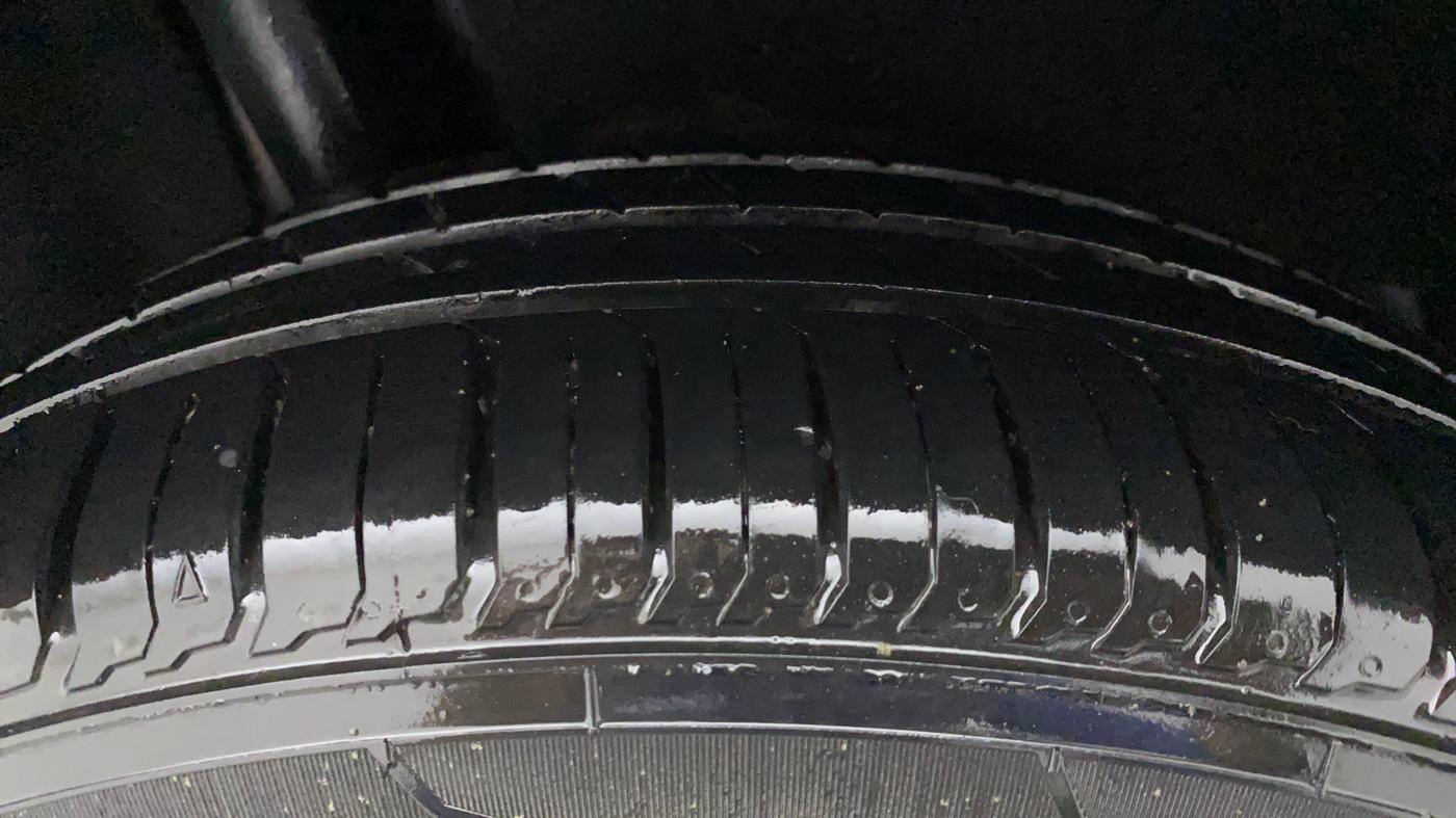2016 Maruti Baleno DELTA PETROL 1.2, Petrol, Manual, 73,704 km, Right Rear Tyre Tread