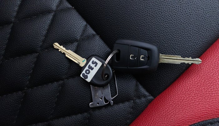 2019 Hyundai Grand i10 SPORTZ 1.2 KAPPA VTVT, Petrol, Manual, 48,441 km, Key Close Up