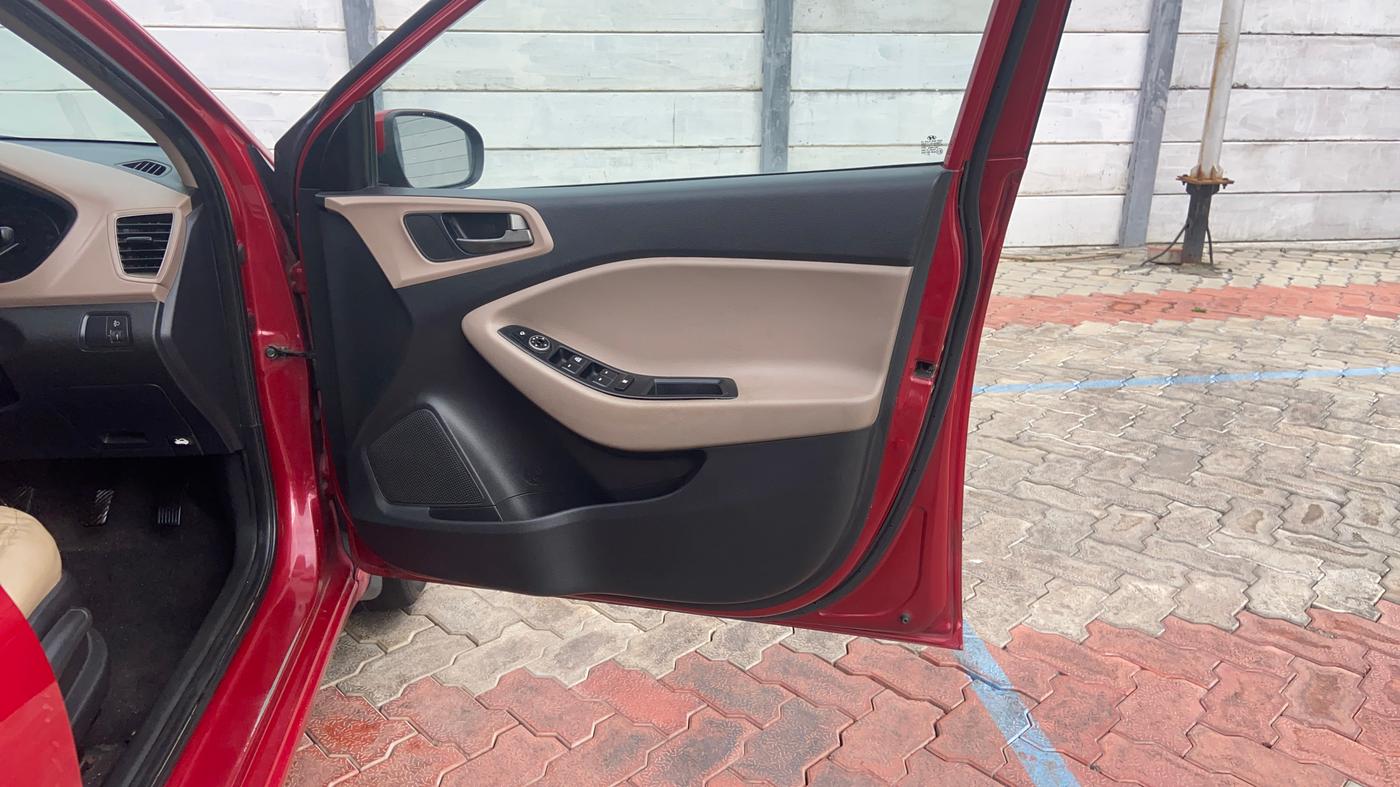 2017 Hyundai Elite i20 ASTA 1.2, Petrol, Manual, 88,765 km, Driver Side Door Panels Control