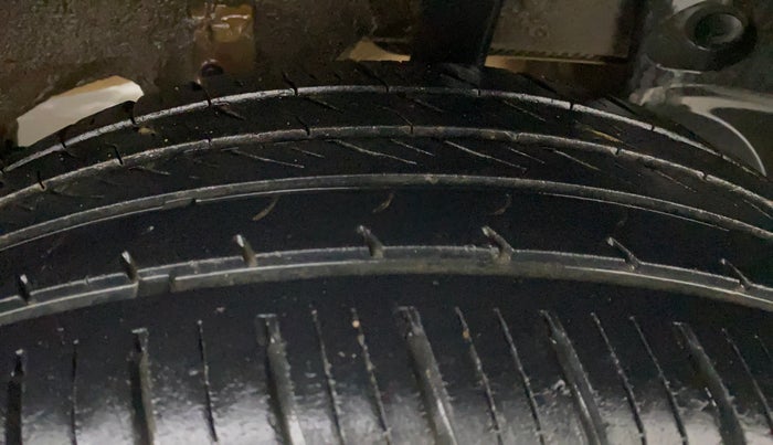 2019 Renault Duster 85 PS RXS MT DIESEL, Diesel, Manual, 43,302 km, Left Rear Tyre Tread