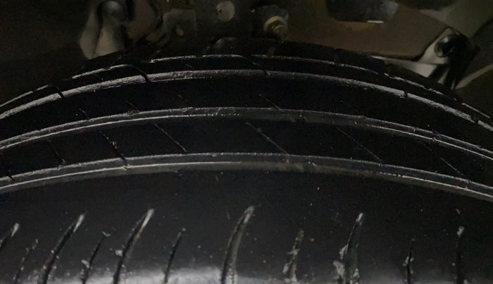 2019 Renault Duster 85 PS RXS MT DIESEL, Diesel, Manual, 43,302 km, Right Front Tyre Tread