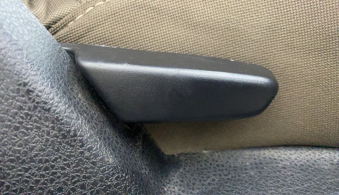 2019 Renault Duster 85 PS RXS MT DIESEL, Diesel, Manual, 43,302 km, Driver Side Adjustment Panel