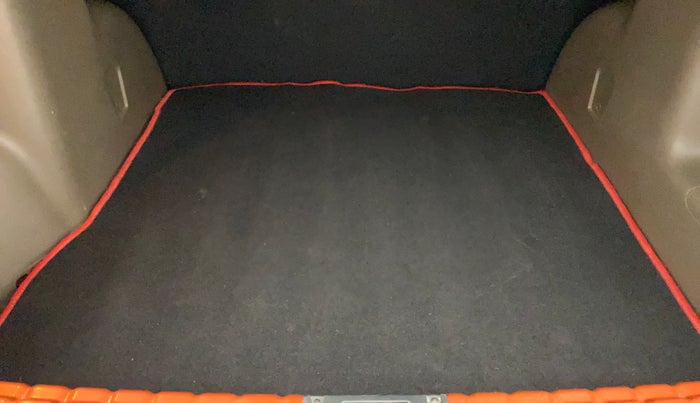 2019 Renault Duster 85 PS RXS MT DIESEL, Diesel, Manual, 43,302 km, Boot Inside