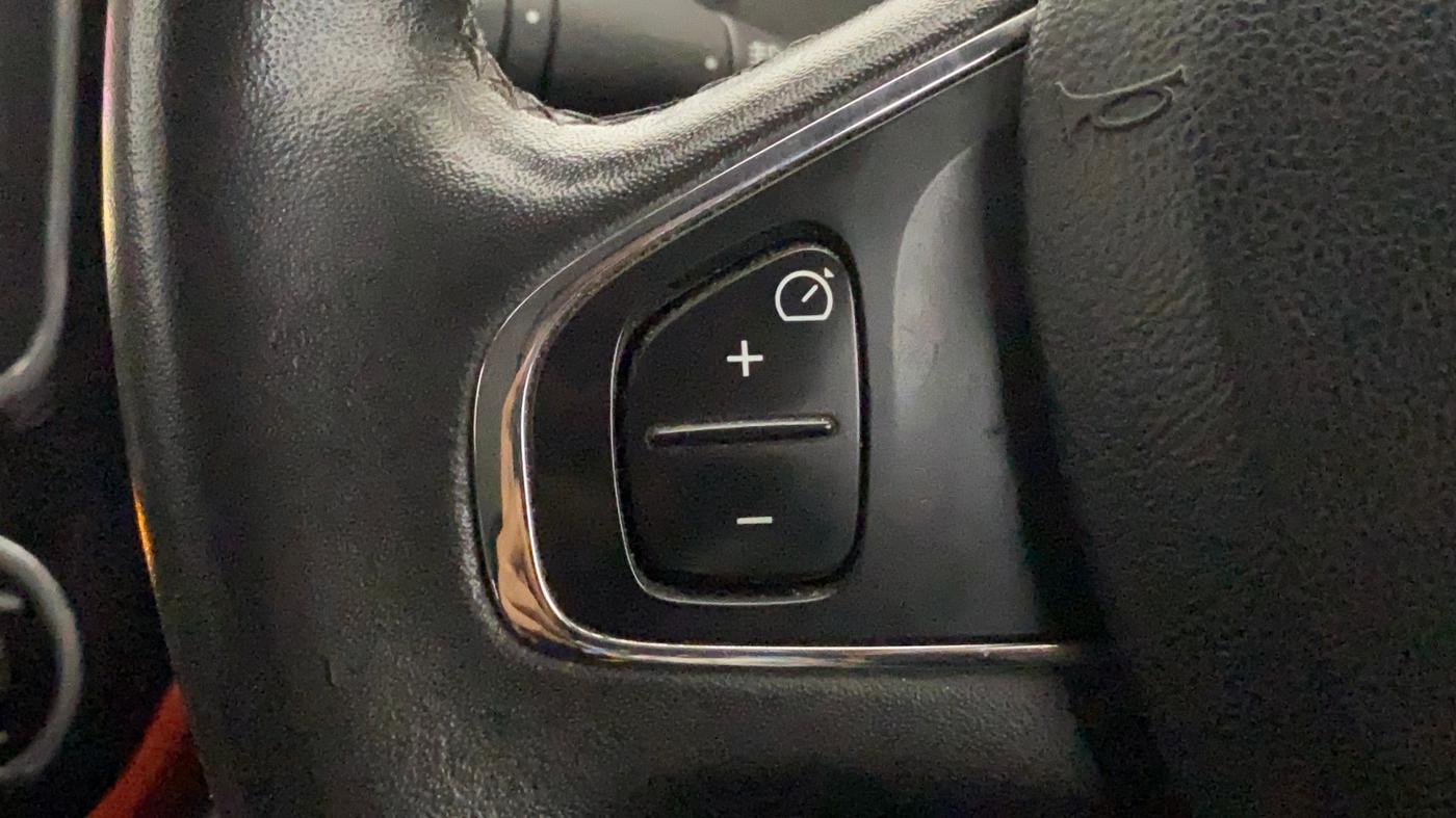2019 Renault Captur PLATINE DIESEL DUAL TONE, Diesel, Manual, 83,603 km, Adaptive Cruise Control