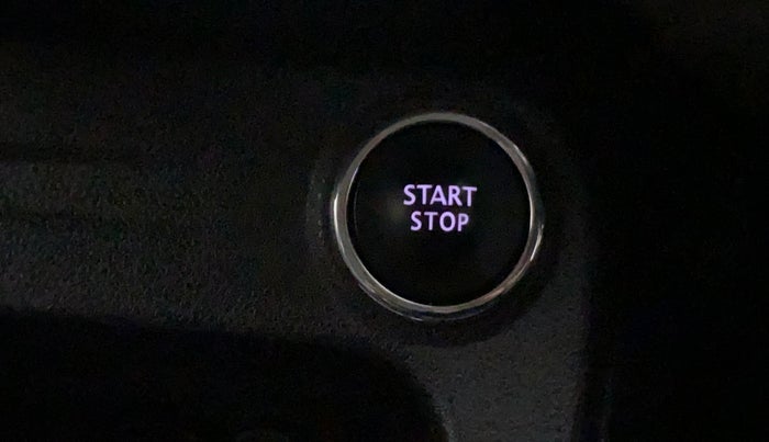 2019 Renault Captur PLATINE DIESEL DUAL TONE, Diesel, Manual, 83,603 km, Keyless Start/ Stop Button